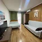 아파트 целиком, классная студия, в 3 мин от пляжа 230 м,торревьеха *