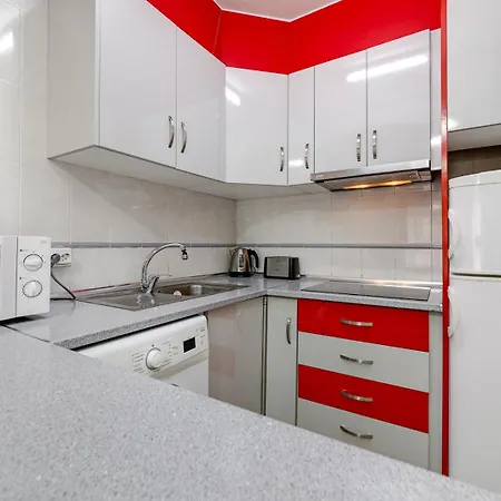 целиком, классная студия, в 3 мин от пляжа 230 м,торревьеха * Torrevieja