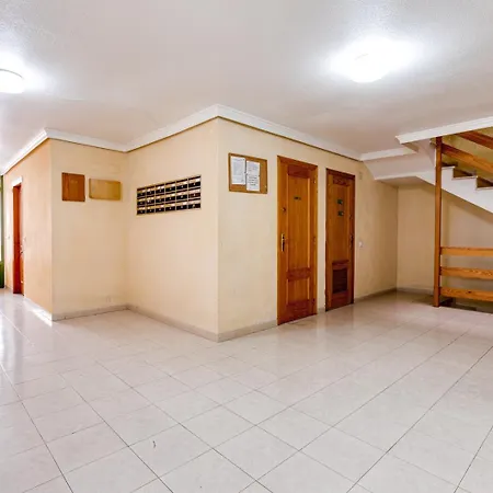 целиком, классная студия, в 3 мин от пляжа 230 м,торревьеха Appartement Torrevieja