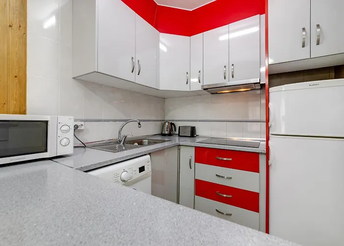 целиком, классная студия, в 3 мин от пляжа 230 м,торревьеха * Torrevieja