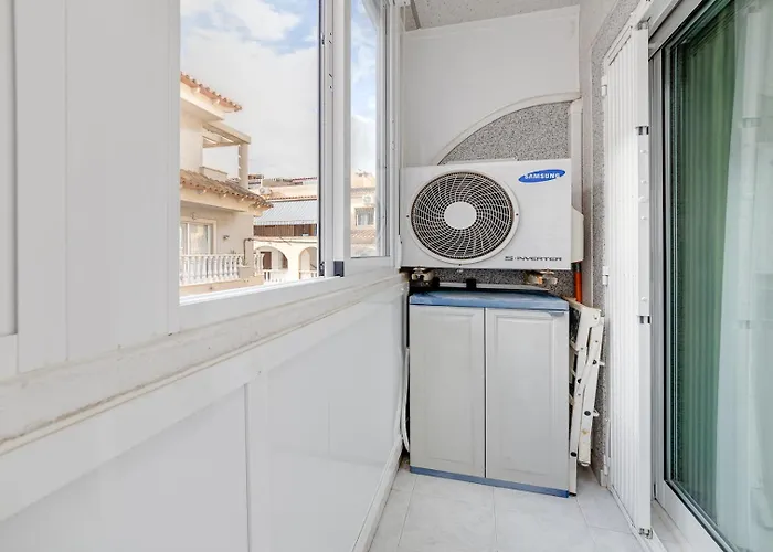 целиком, классная студия, в 3 мин от пляжа 230 м,торревьеха Torrevieja