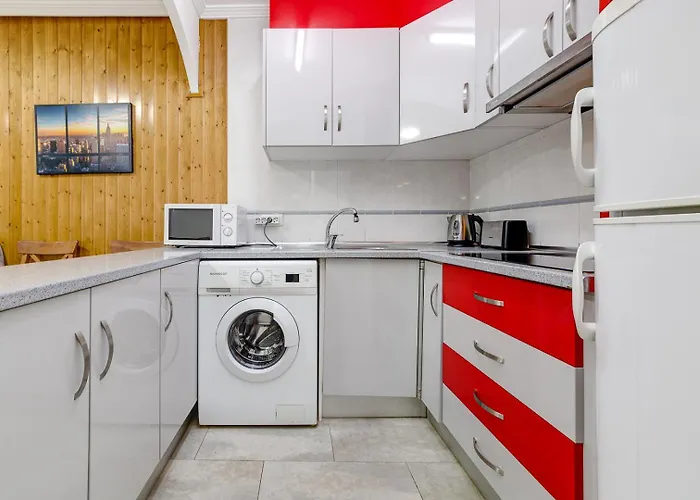 целиком, классная студия, в 3 мин от пляжа 230 м,торревьеха *