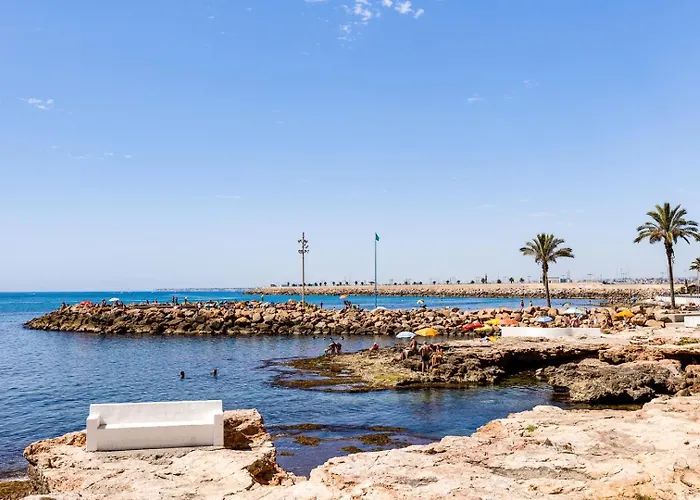 Appartement целиком, классная студия, в 3 мин от пляжа 230 м,торревьеха