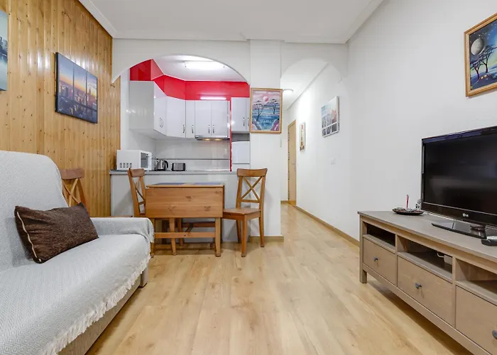 целиком, классная студия, в 3 мин от пляжа 230 м,торревьеха Appartement