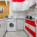 целиком, классная студия, в 3 мин от пляжа 230 м,торревьеха *
