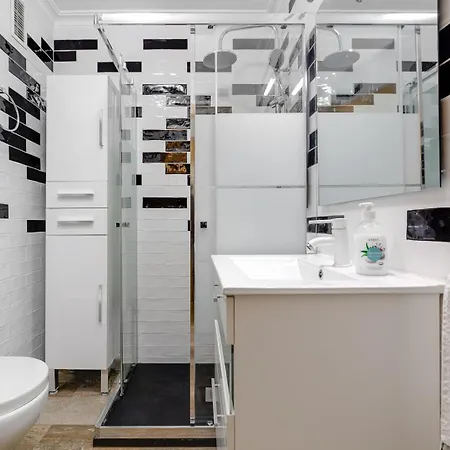 Appartement целиком, классная студия, в 3 мин от пляжа 230 м,торревьеха