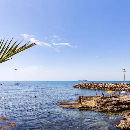 целиком, классная студия, в 3 мин от пляжа 230 м,торревьеха Torrevieja