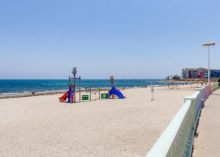 целиком, классная студия, в 3 мин от пляжа 230 м,торревьеха