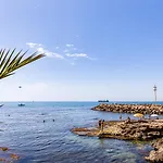 целиком, классная студия, в 3 мин от пляжа 230 м,торревьеха Torrevieja