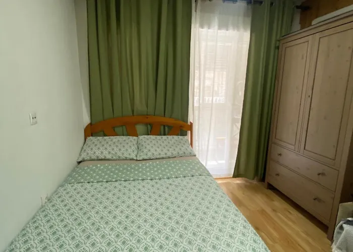 целиком, классная студия, в 3 мин от пляжа 230 м,торревьеха *